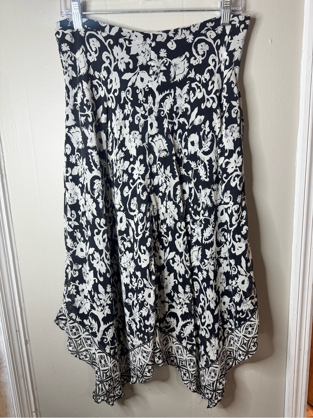 Charter Club 100% Silk Asymmetrical Skirt Black and White Floral Pattern Size 10